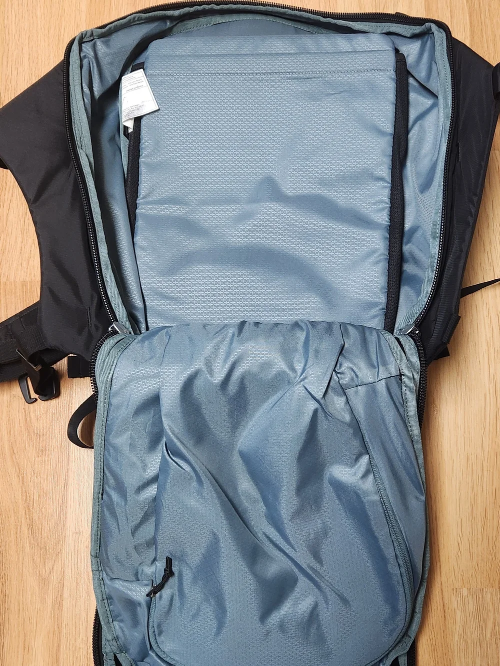 OSPREY Metron 24 Backpack in Black